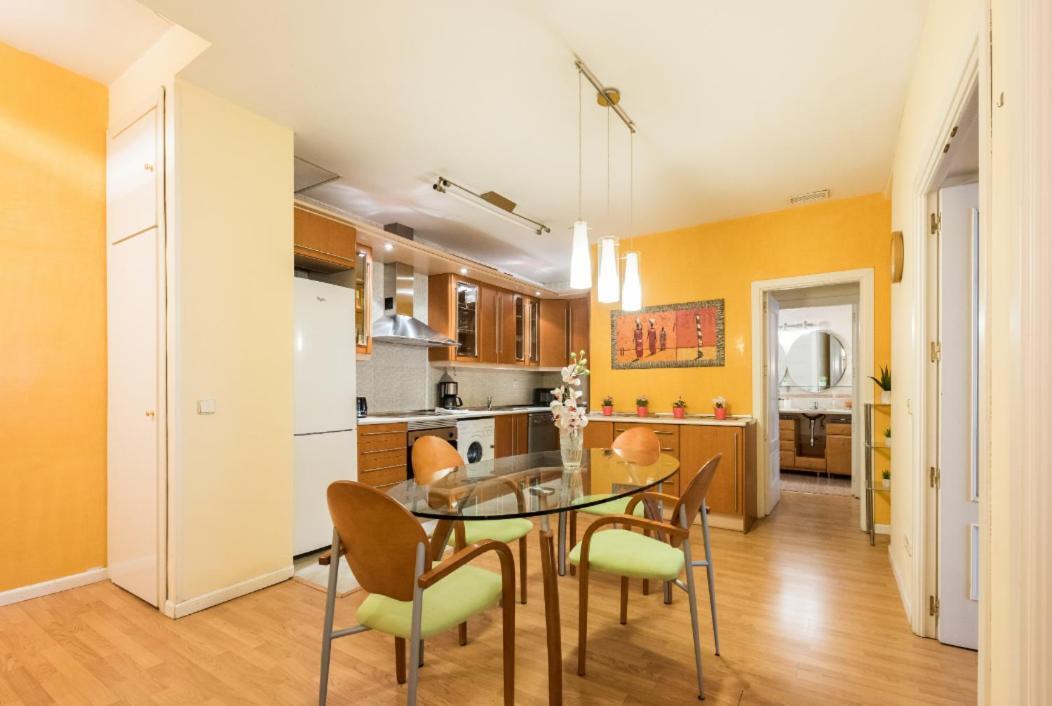 M&f Fuencarral Appartement