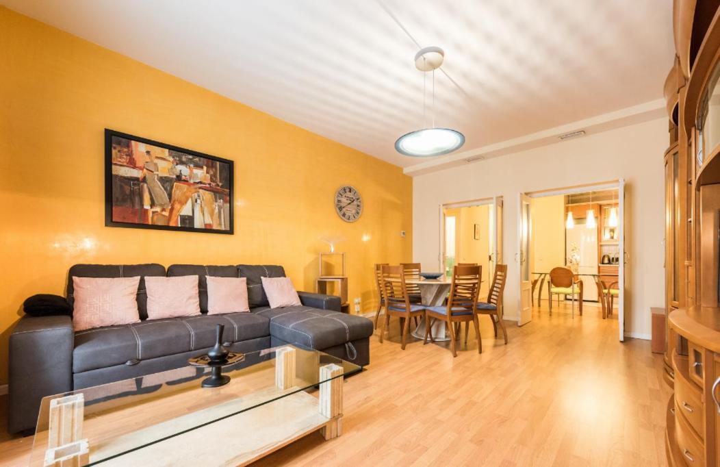 M&f Fuencarral Appartement